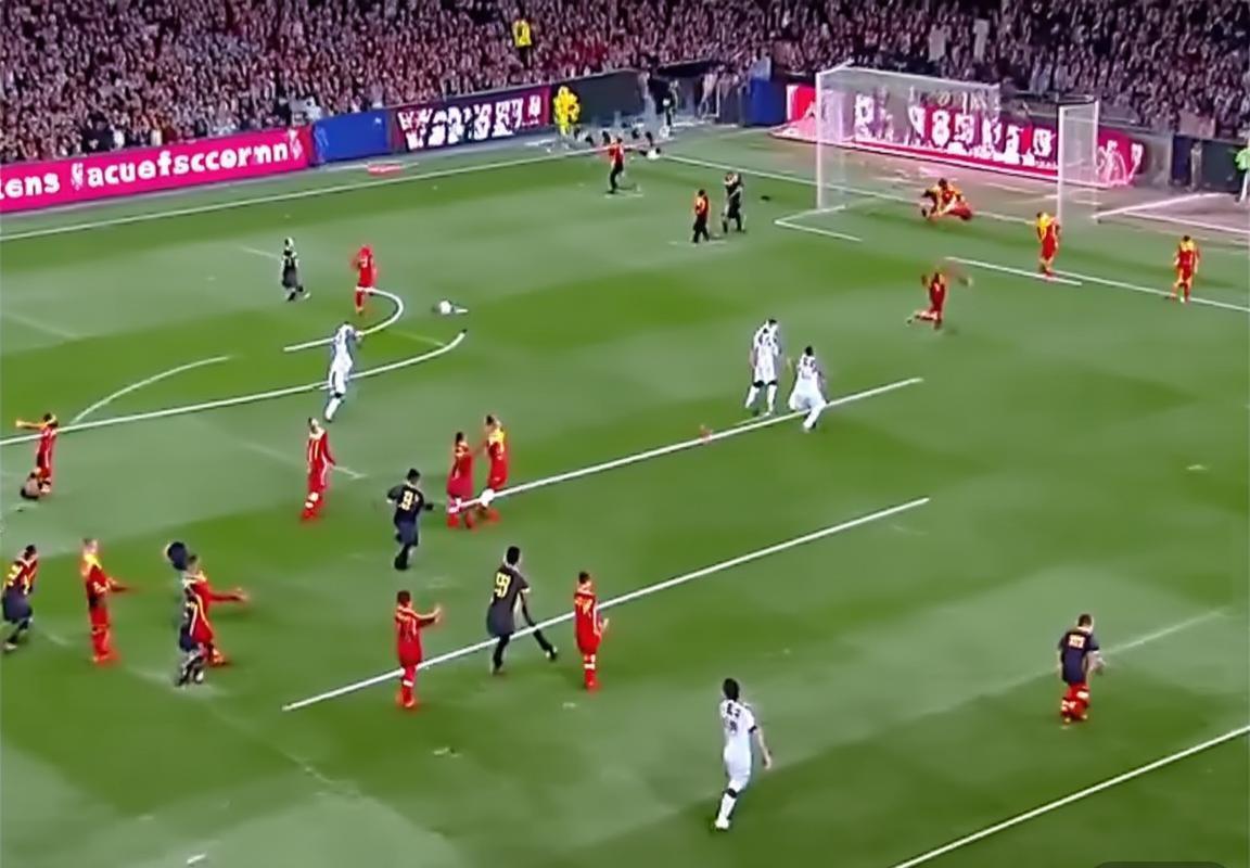 巴塞罗那VS塞维利亚：巅峰对决战术解析与球星表现回顾